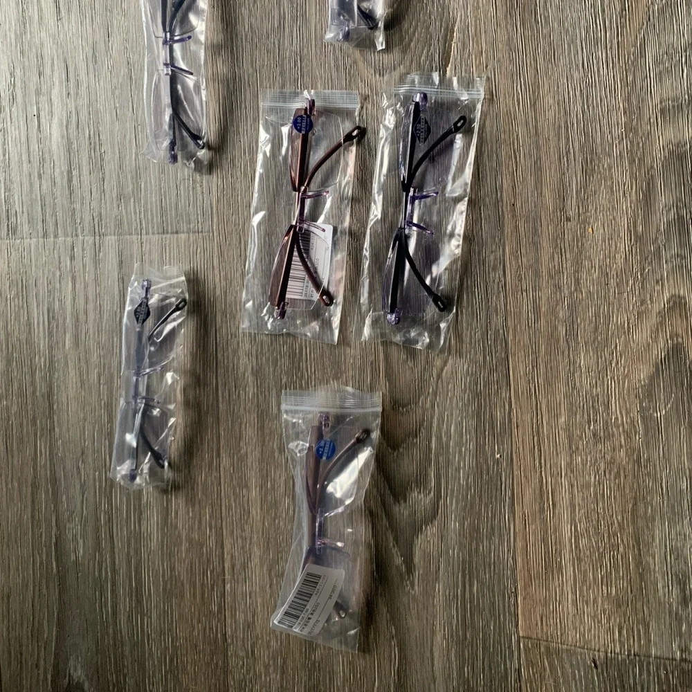 Reading glasses. (+2.50 - +3)